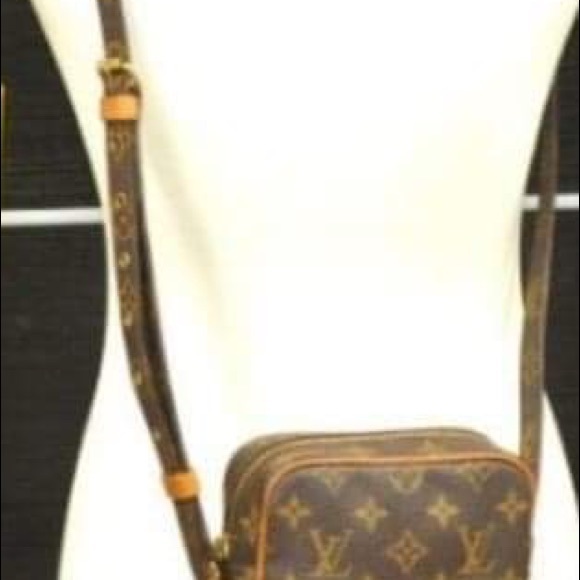 Amazon Crossbody Bag. The bag has the date code inside and designer Id of 871TH - Picture 11 of 12